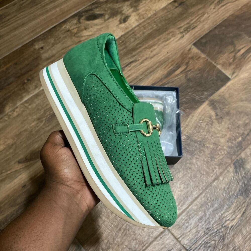 Crown & Ivy Women's Green Loafers